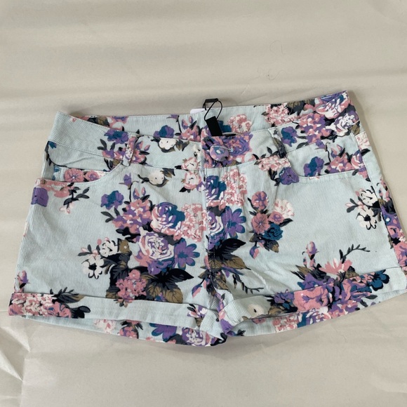 Vero fashion women’s floral shorts size M - Picture 1 of 12